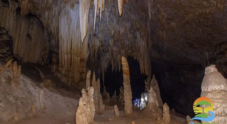 hoq-cave-crystalline-formations-socotra-island-3-1536x1024